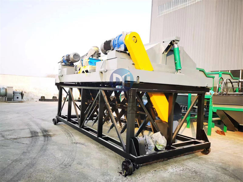 �ЙC��Һ����ʽ�����O(sh��)��Y(ji��)��(g��u)�еĄ��������b�����c